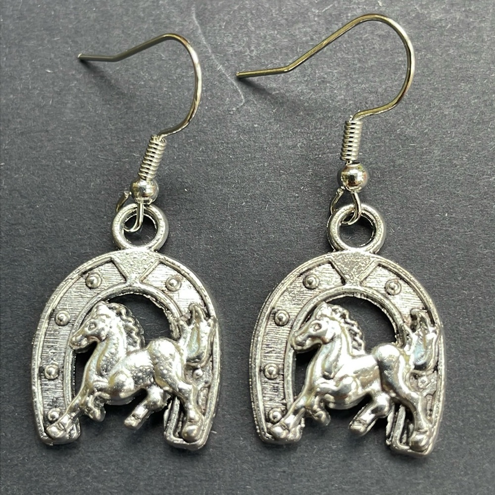 New Lucky Horseshoe Horse Silver Coloured Earrings Pierced Barn Animal Show Gift